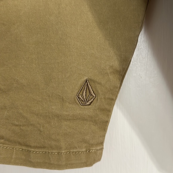 Volcom Khaki Drawstring Shorts Size Large - Picture 6 of 8